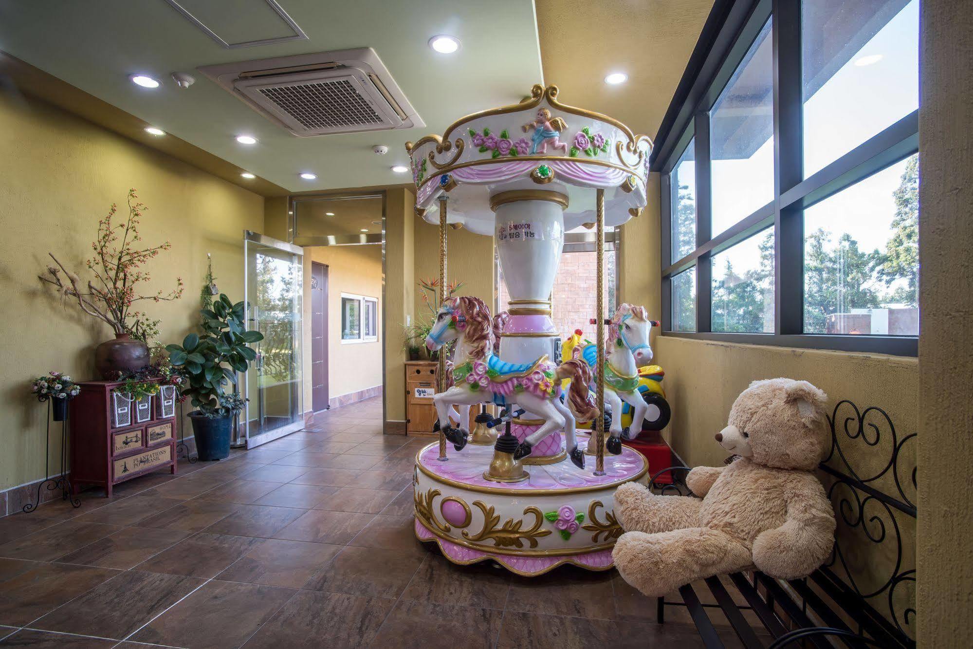 Famille Spa Resort Seogwipo Ngoại thất bức ảnh