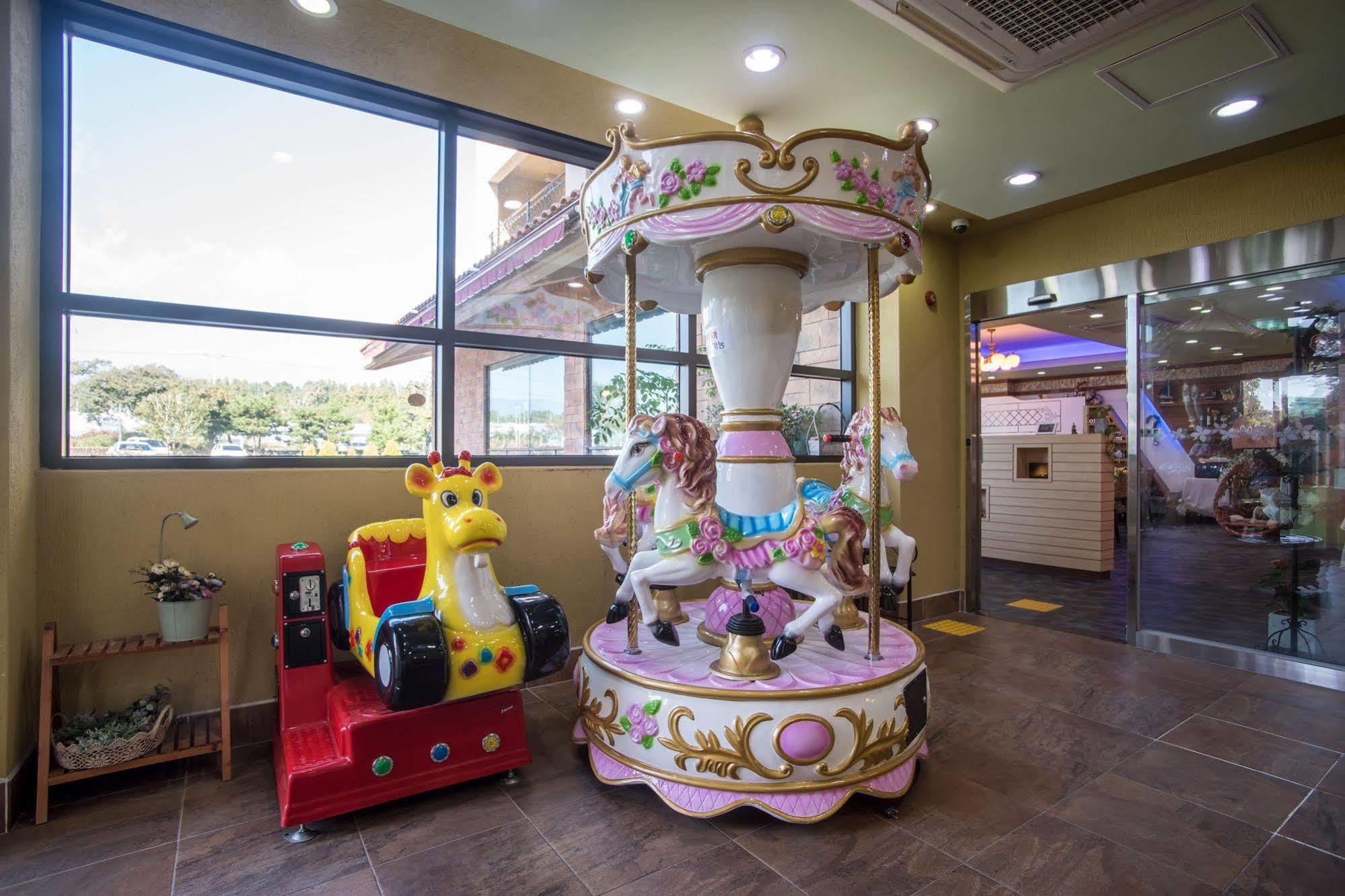 Famille Spa Resort Seogwipo Ngoại thất bức ảnh